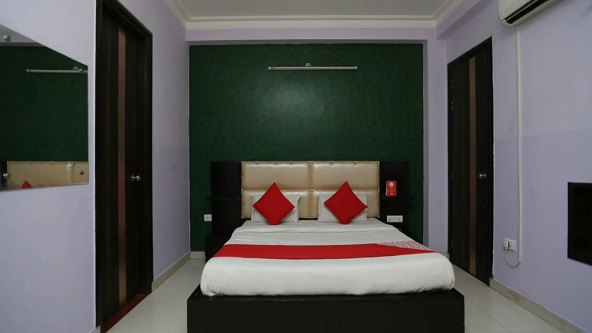 Oyo 14279 Haven Inn Gurgaon 3*,  India